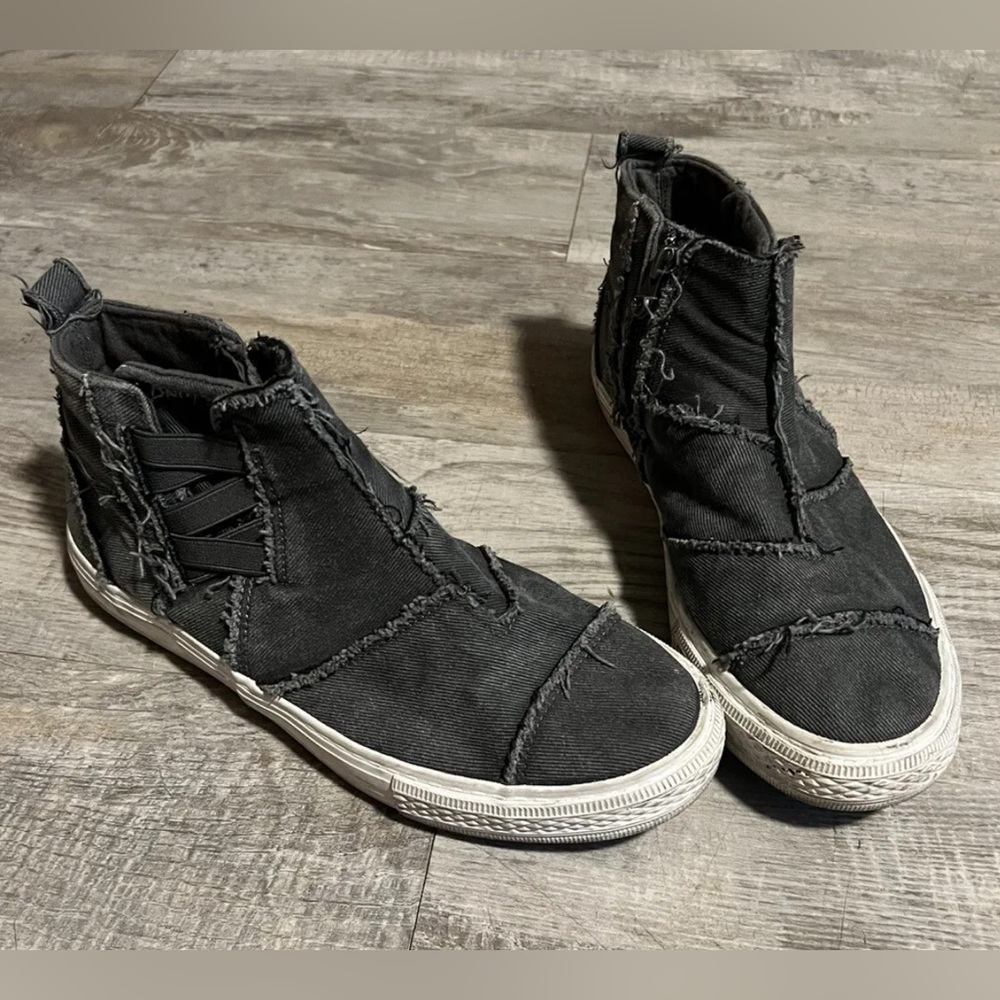 Blowfish Malibu  size US 8,5 denim ankle boots